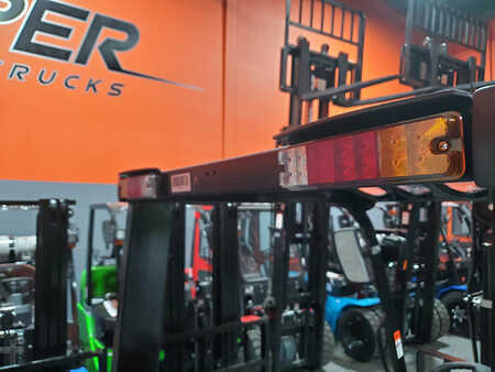 Propane Forklifts 2025  Viper fy35 (17)