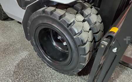 Propane Forklifts 2025  Viper fy35 (5)