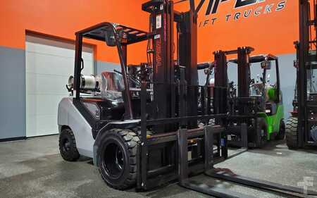 Propane Forklifts 2025  Viper fy35 (6)