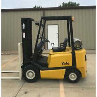Propane Forklifts 2005  Yale glp040 (1) 