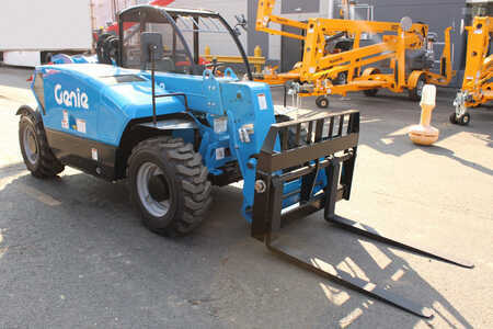 Manipulador Telescópico fijo 2023  Genie gth5519 (8)