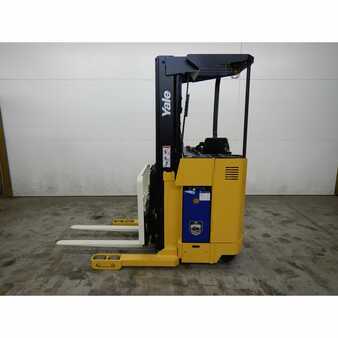 Reach Trucks 2006  Yale  (2)