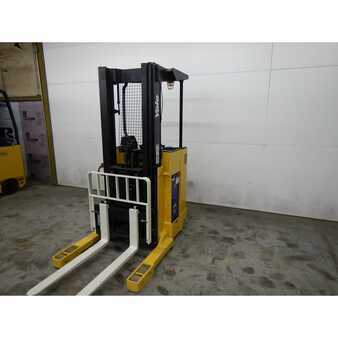 Reach Trucks 2006  Yale  (6)