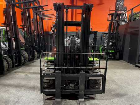 Diesel Forklifts 2025  Viper rtd35 (4)