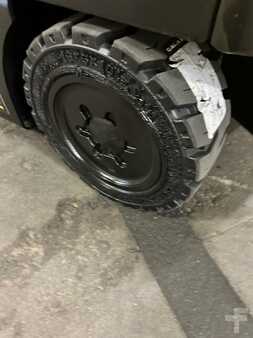 4 Wheels 2013  Hyster e60xn (11)