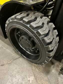 4 Wheels 2013  Hyster e60xn (13)