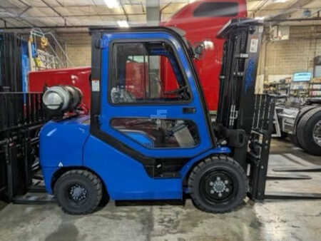 Propane Forklifts 2025  Viper fy35 (1)