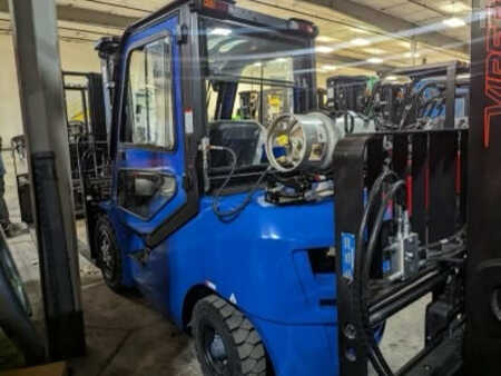 Propane Forklifts 2025  Viper fy35 (9)