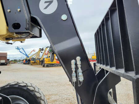 Telehandler Fixed 2023  JLG 742 (4)