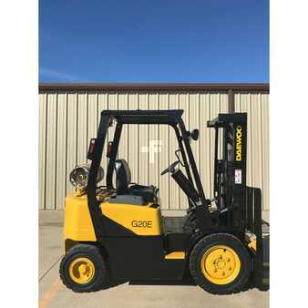 Propane Forklifts 2003  Yale g20e-3 (10)