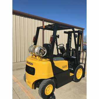 Propane Forklifts 2003  Yale g20e-3 (5)