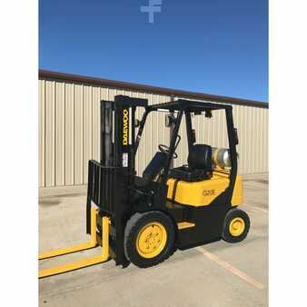 Propane Forklifts 2003  Yale g20e-3 (8)