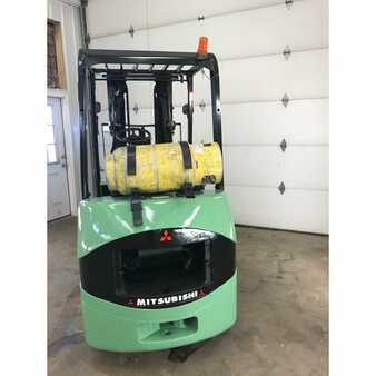 Propane Forklifts 2003  Mitsubishi fgc25k (2)