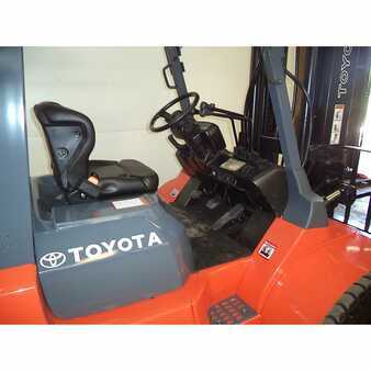 Diesel Forklifts 2003  Toyota  (7)