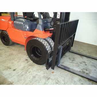 Diesel Forklifts 2003  Toyota  (9)