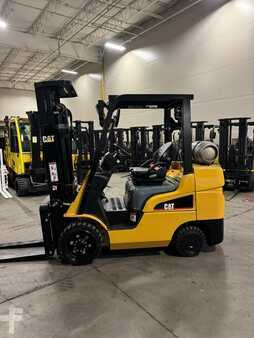 Propane Forklifts 2020  CAT Lift Trucks FGC33N (1)