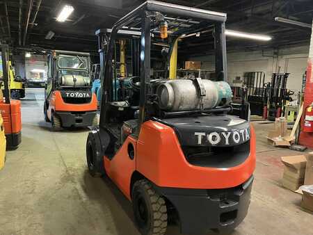 Propane Forklifts 2017  Toyota 8FGU25 (10)
