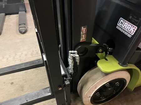 Propane Forklifts 2023  Clark s25c (6)