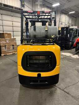 Propane Forklifts 2021  CAT Lift Trucks FGC40K (7)