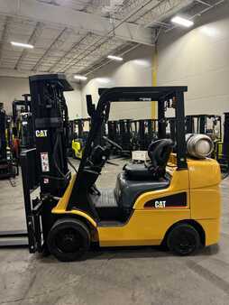 Propane Forklifts 2020  CAT Lift Trucks FGC33N (1)