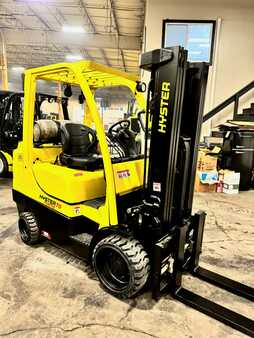 Propane Forklifts 2019  Hyster S70FT (4)