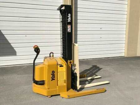 Pallet Stackers 2006  Yale MSW040SFN24TV087 (2)
