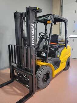 Propane Forklifts 2023  Hyundai 25L-9A (15) 