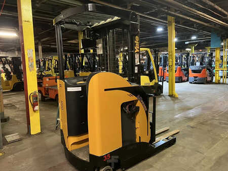 Reach Trucks 2016  Yale nr035db (2)