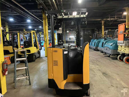 Reach Trucks 2016  Yale nr035db (3)