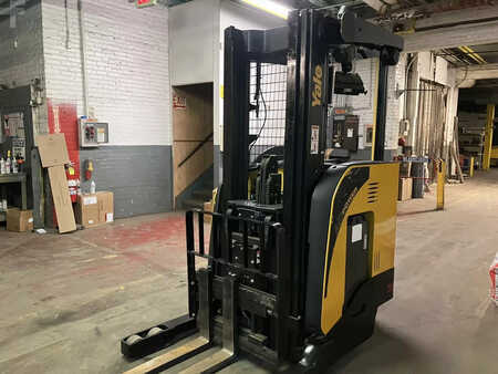 Reach Trucks 2016  Yale nr035db (5)