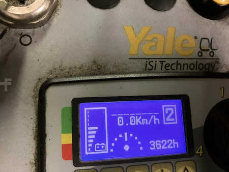 Reach Trucks 2016  Yale nr035db (6)