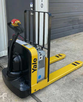 Electric Pallet Jacks 2015  Yale mpw050 (4)