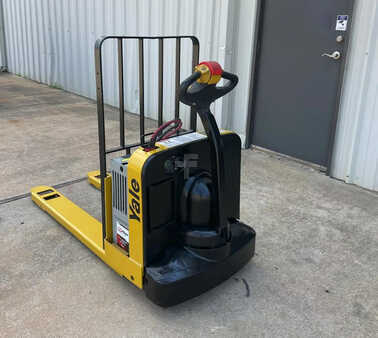 Electric Pallet Jacks 2015  Yale mpw050 (5)