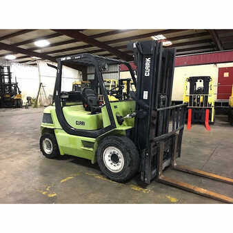 Diesel Forklifts 2011  Clark cmp40 (8)