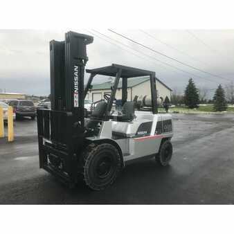 Propane Forklifts 2006  Nissan  (6)