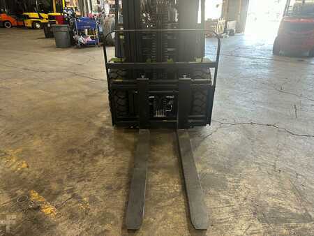 Propane Forklifts 2025  Viper fy35 (5)