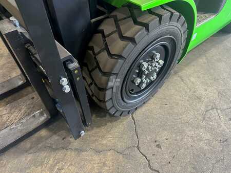 Propane Forklifts 2025  Viper fy35 (6)