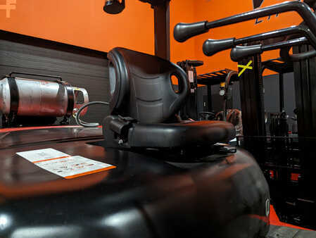 Propane Forklifts 2025  Viper fy50s (10)