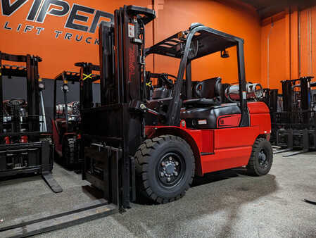Propane Forklifts 2025  Viper fy50s (16)