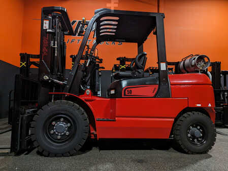 Propane Forklifts 2025  Viper fy50s (21)