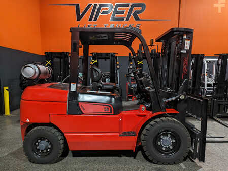 Propane Forklifts 2025  Viper fy50s (3)