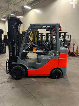 Propane Forklifts 2022  Toyota 8fgcu32 (1)