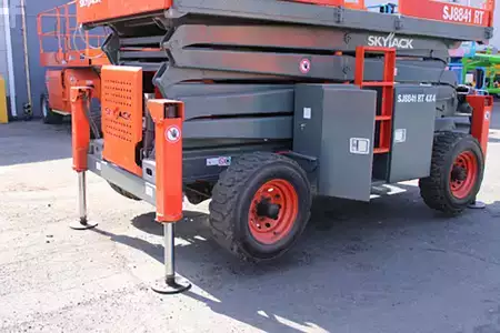 Montacargas Todo Terreno 2018  Skyjack sj8841rt (11)