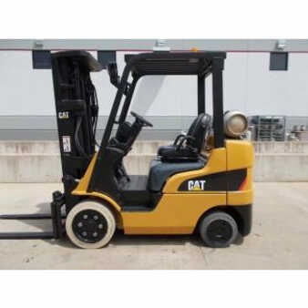 Propane Forklifts 2012  CAT Lift Trucks c5000 (1)