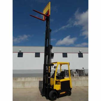 4 Wheels 2011  Hyster e60xn-33 (6)