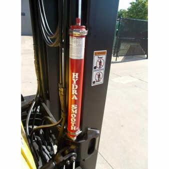 Propane Forklifts 2012  Hyster h60ft (15)