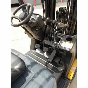 Propane Forklifts 2012  Mitsubishi fgc25n (3)