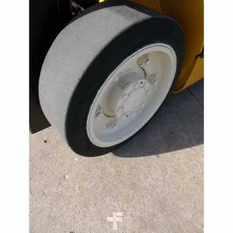 Carretilla elevadora GLP 2011  Yale glc050vxnvsq092 (13)