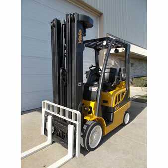 Carretilla elevadora GLP 2011  Yale glc050vxnvsq092 (3)