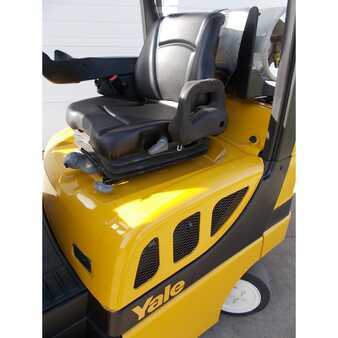 Carretilla elevadora GLP 2011  Yale glc050vxnvsq092 (9)